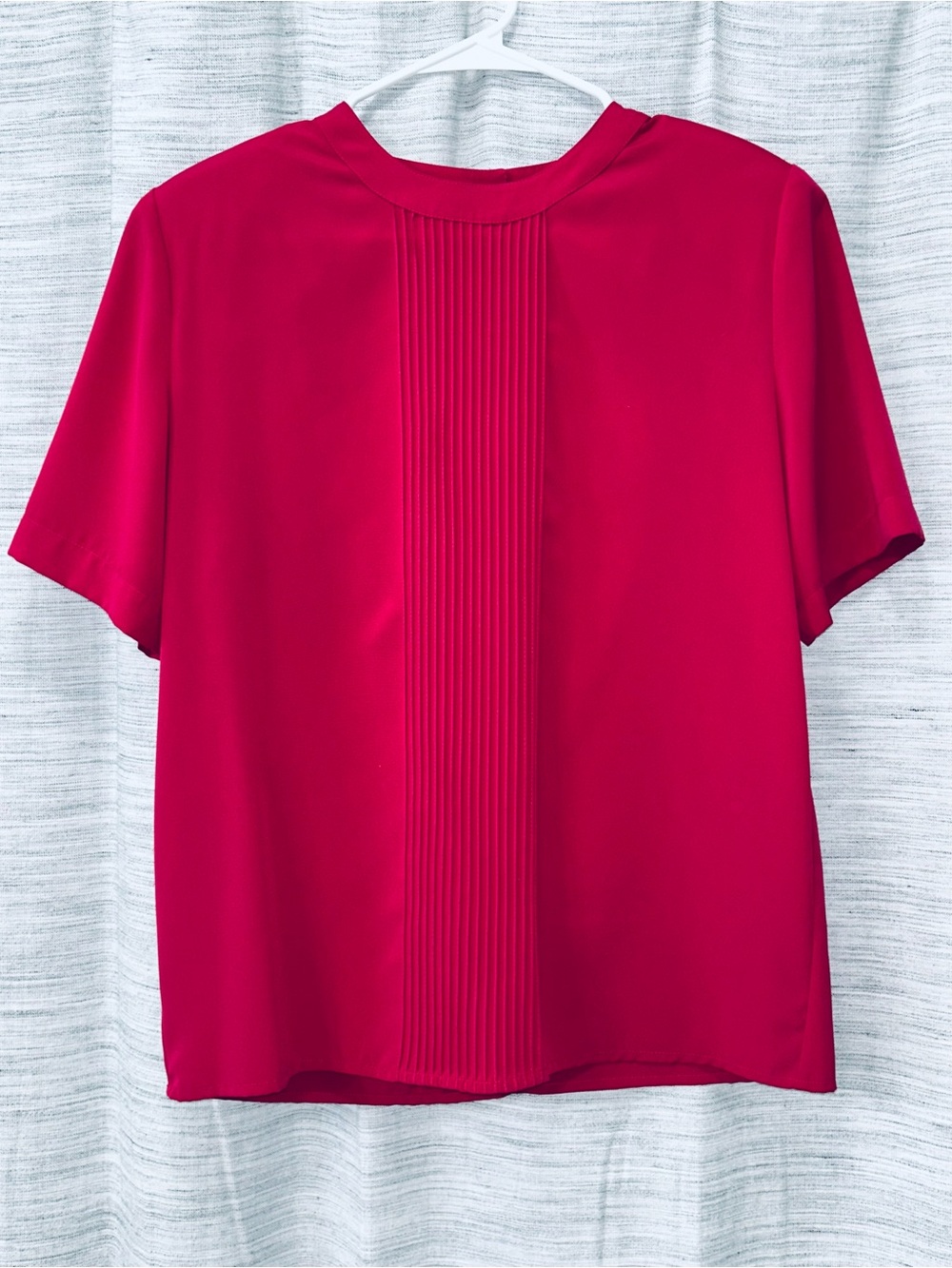 Talbots Pleated Front accent detail Short Sleeve Blouse size 10 deep pink color